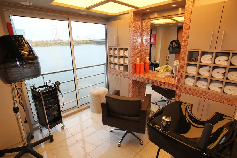 Beauty & Hair Salon
