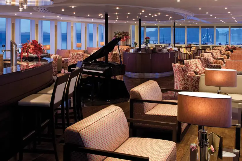 Main Lounge & Bar