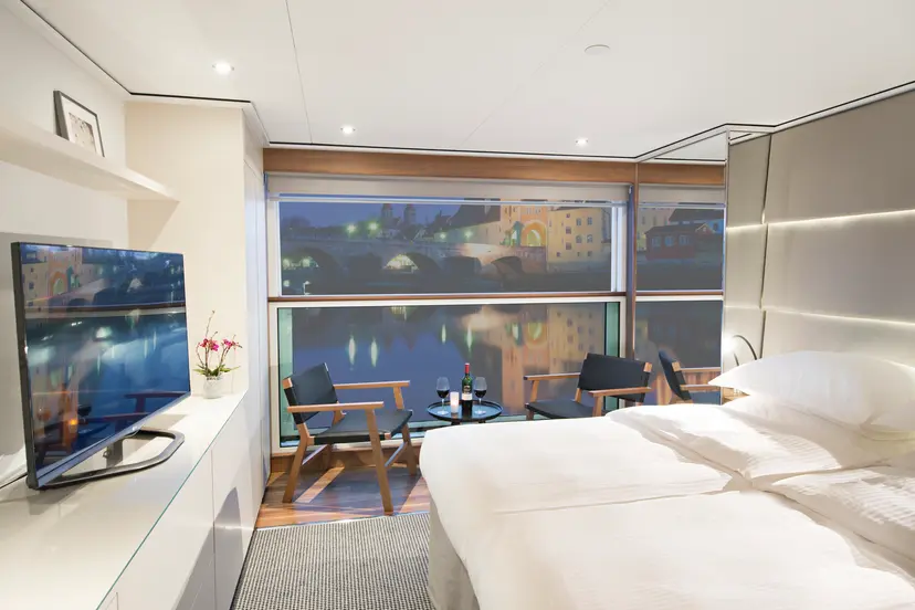 Emerald Panorama Balcony Suite