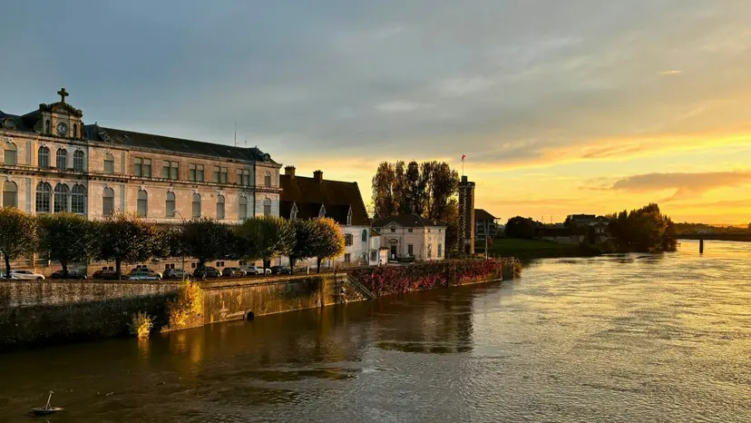 A Culinary Experience in Burgundy & Provence with 2 Nights in Paris (Northbound)