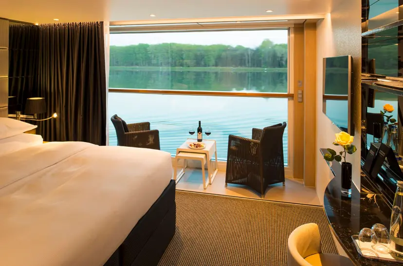 Deluxe Balcony Suite