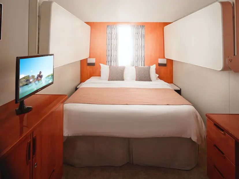 1-Bedroom Obstructed View Family Suite