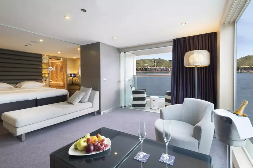 Royal One Bedroom Suite