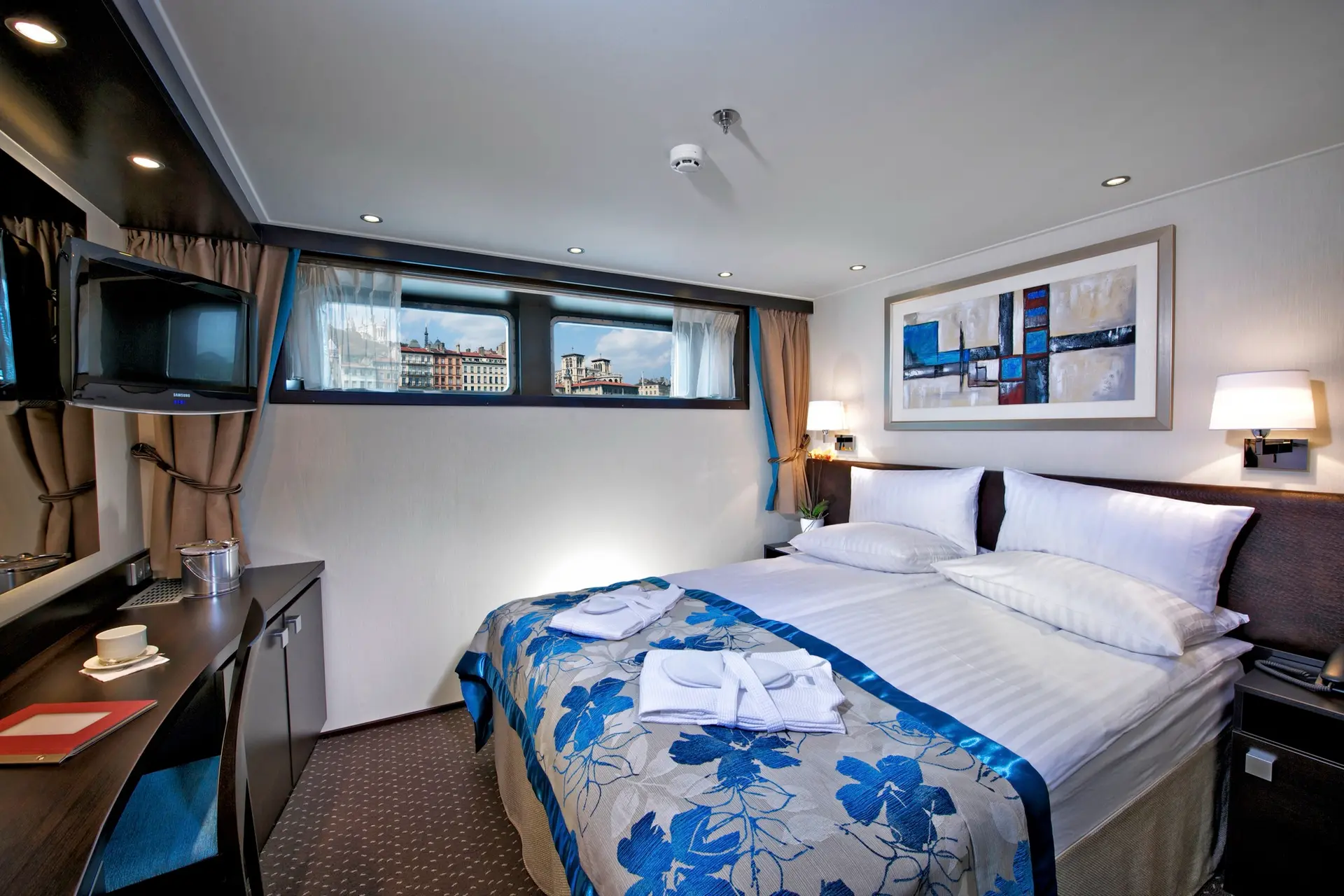 Avalon Deluxe Stateroom