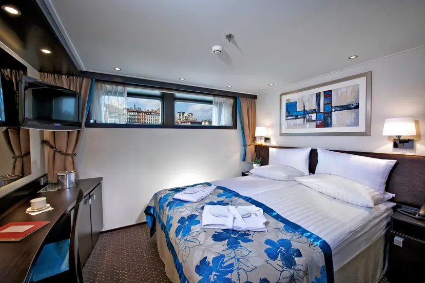Avalon Deluxe Stateroom