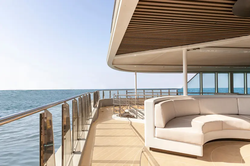 Explorer Lounge