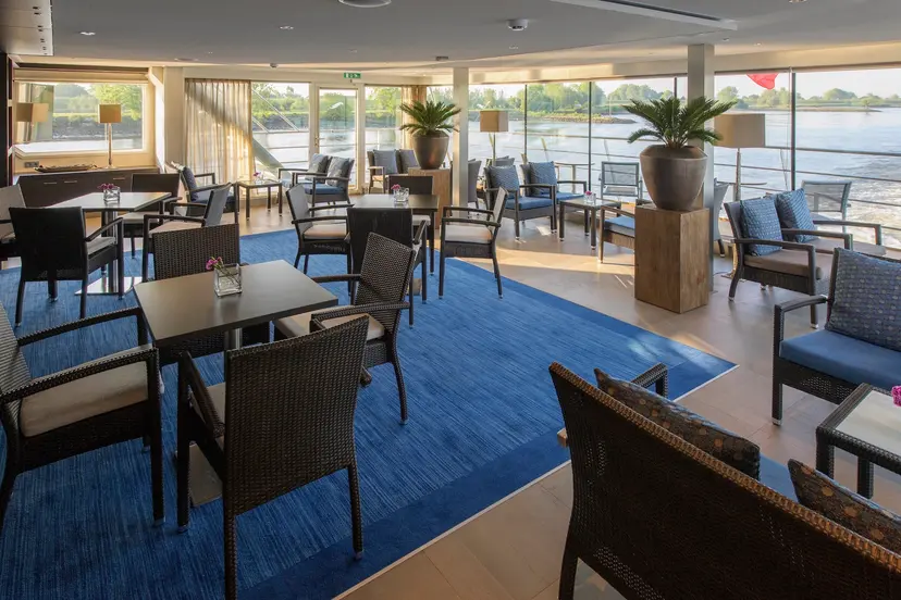 Club Lounge
