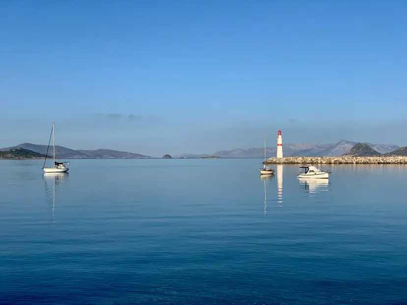 Roundtrip Piraeus (Athens)
