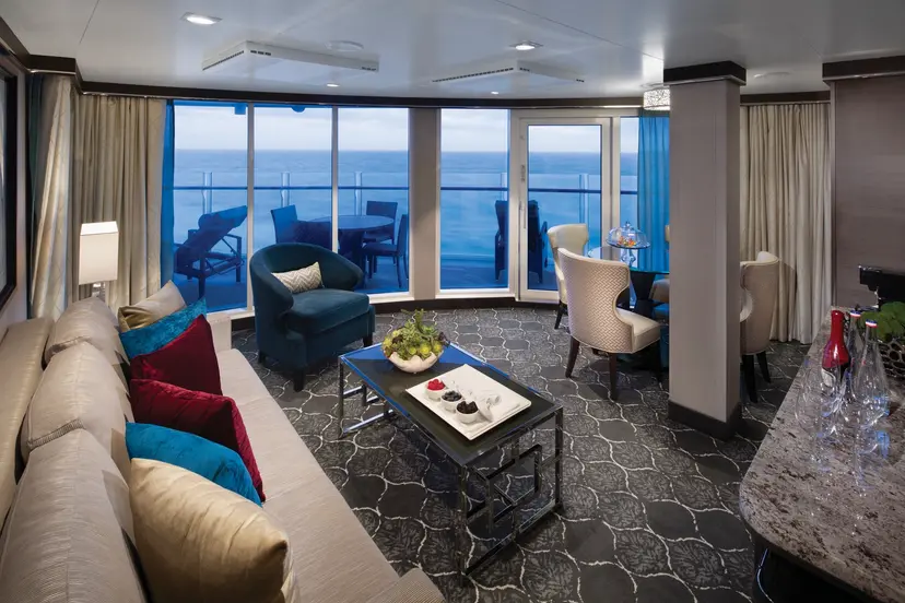 AquaTheatre Suite with Large Balcony - 2 Bedroom