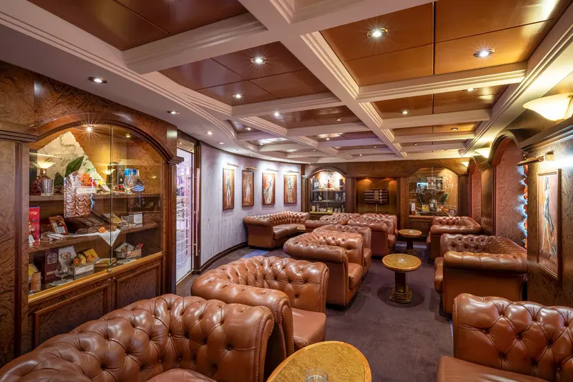 La Cubana Cigar Lounge