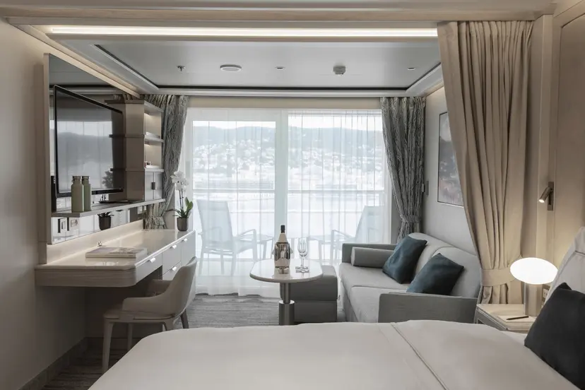 Deluxe Veranda Suite