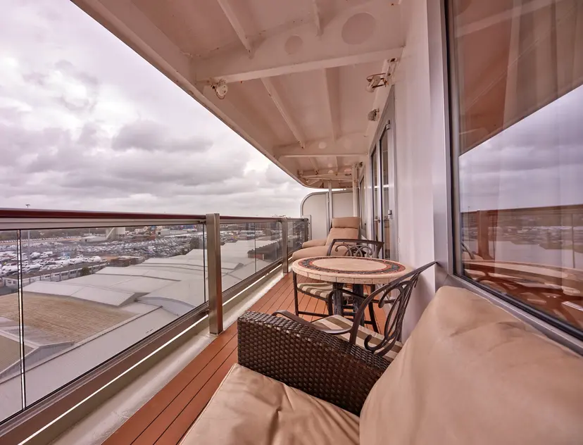 Queens Grill Master Suite