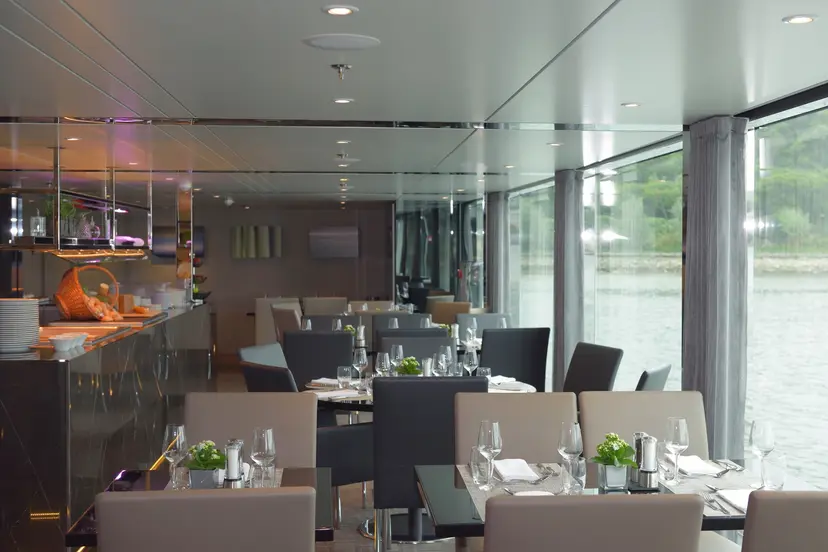 Crystal Dining