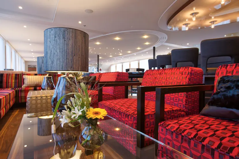 Main Lounge & Bar