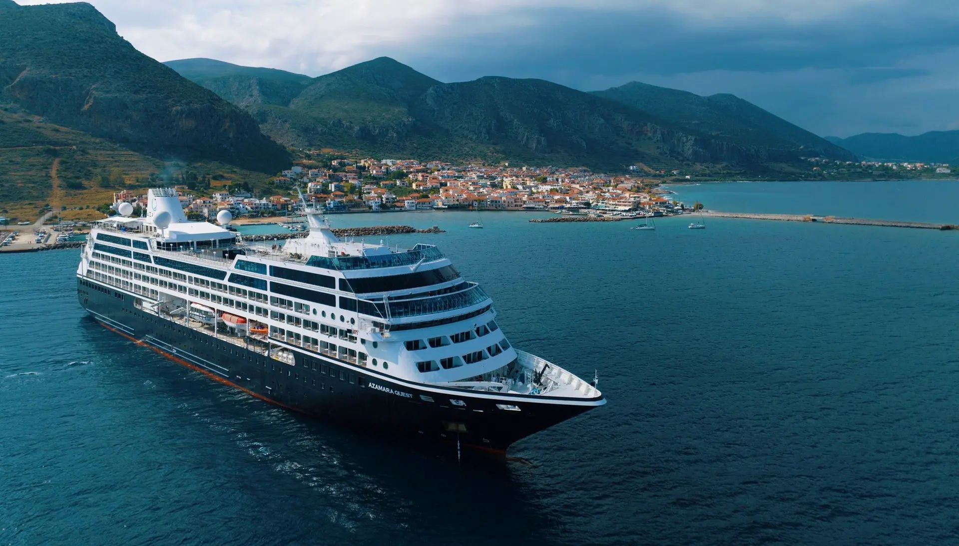 Azamara Quest at sea