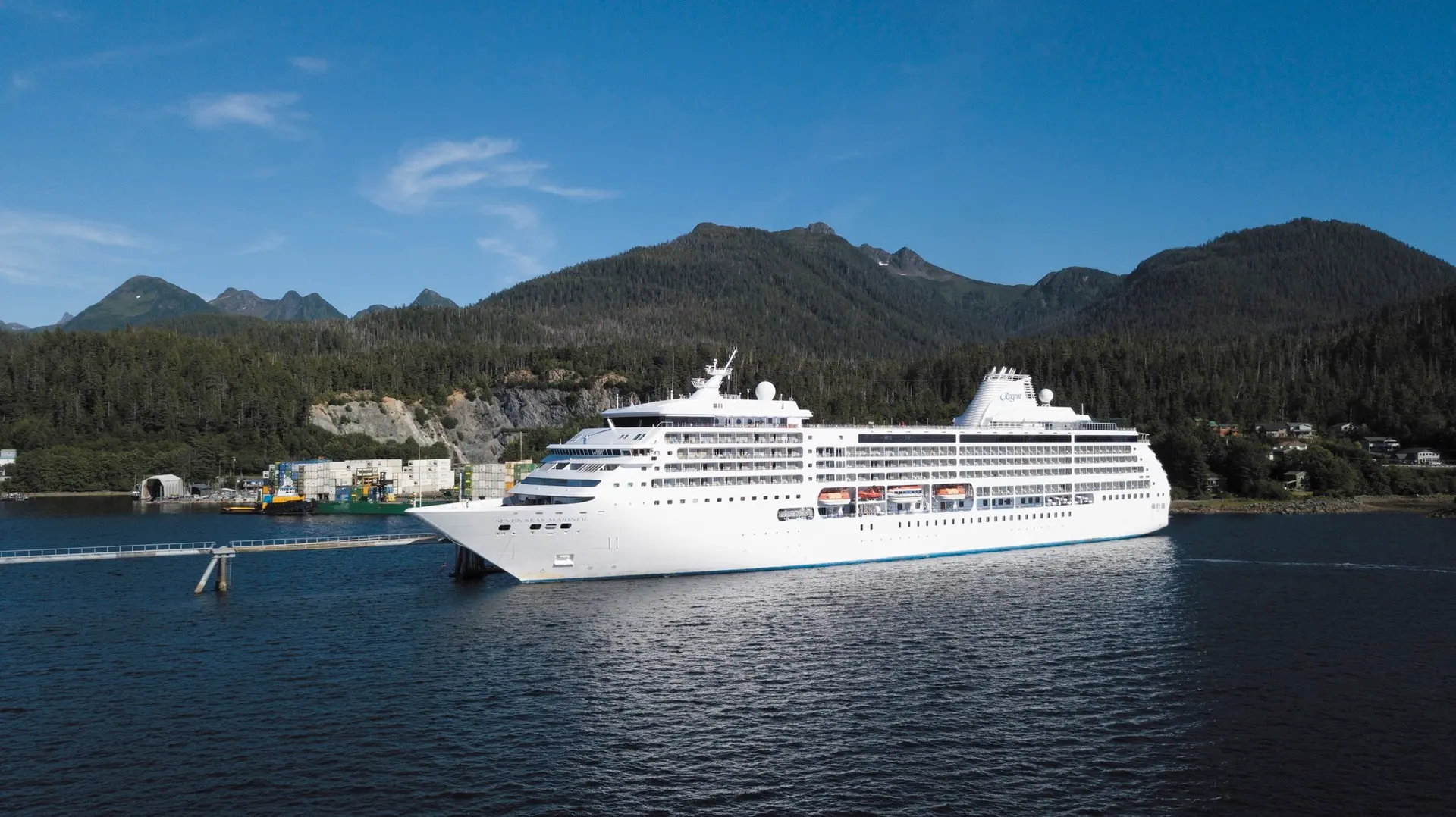 Seven Seas Mariner at sea