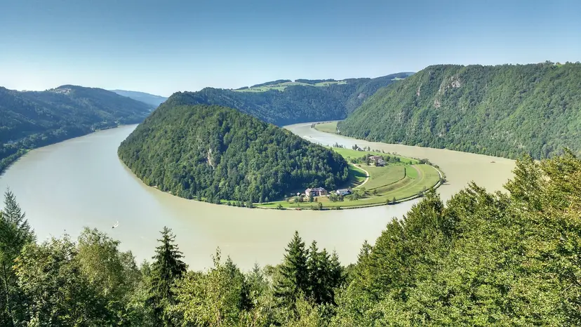 Active & Discovery on the Danube with 1 Night in Budapest & 2 Nights in Prague (Westbound)