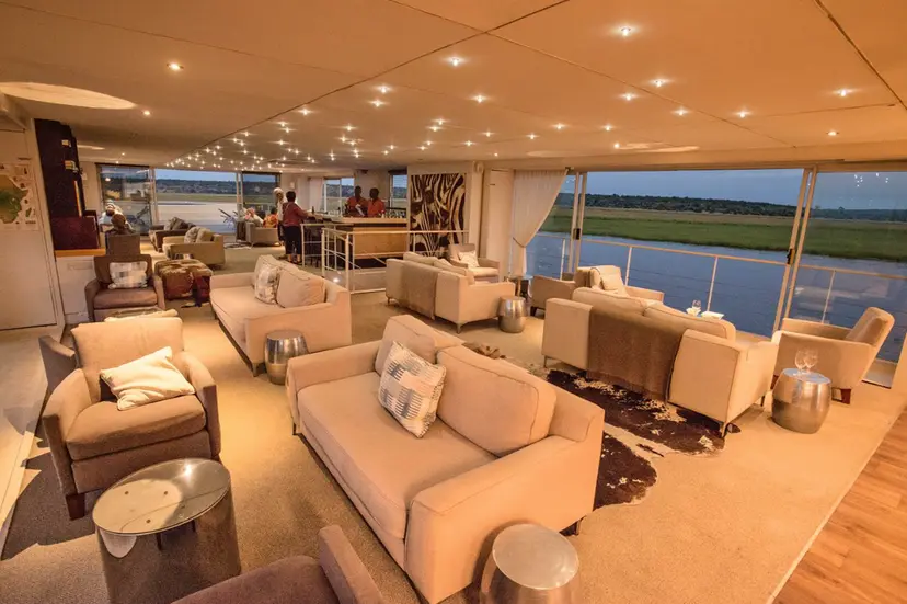 Lounge & Bar