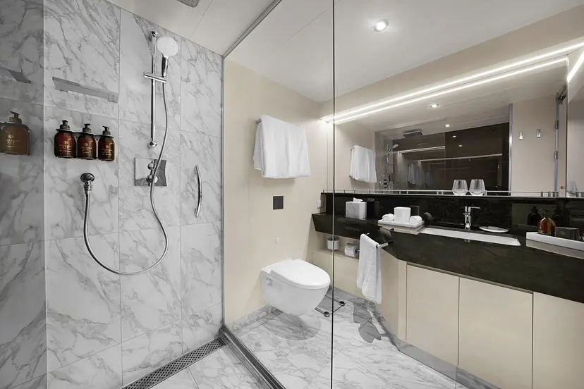 Cove Residence with Whirlpool