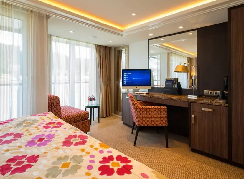 Cat AA Staterooms