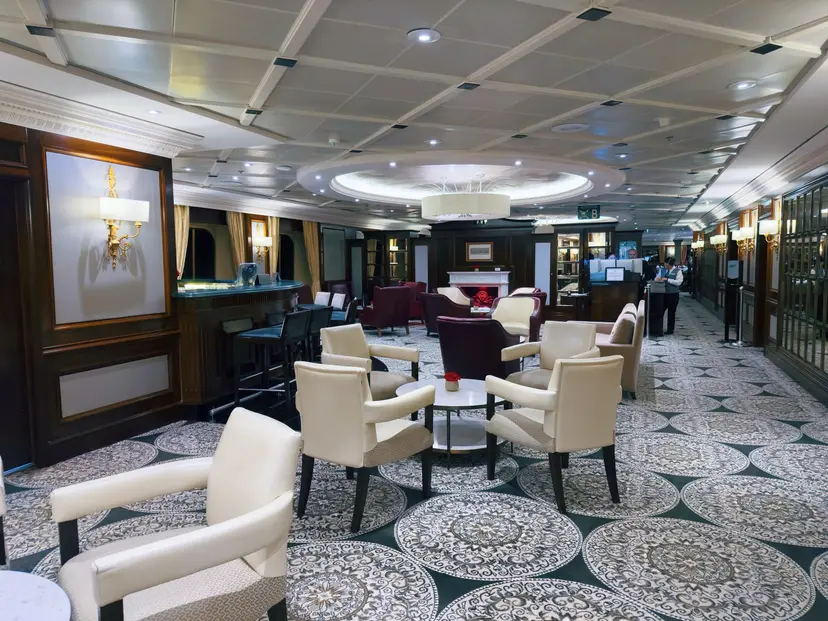 Discoveries Lounge