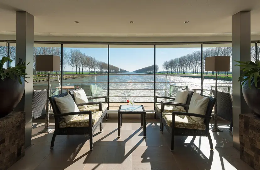Club Lounge