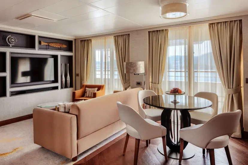 Junior Crystal Penthouse Suite