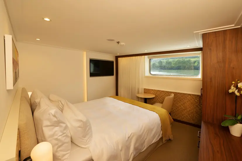 Avalon Deluxe Stateroom
