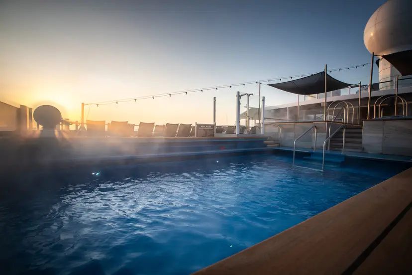 Hot Tub & Pool