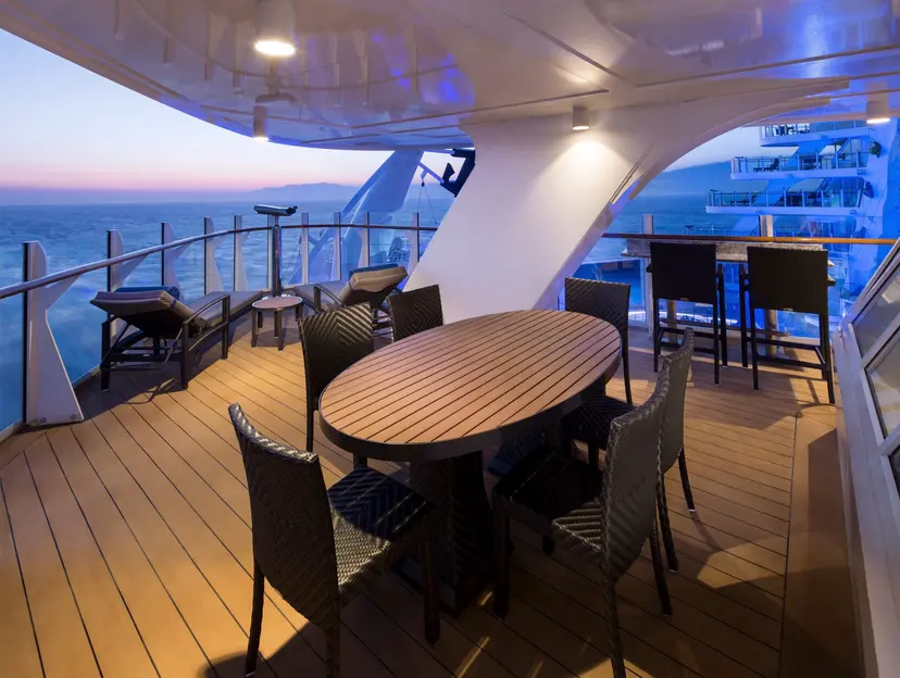 AquaTheatre Suite with Large Balcony - 2 Bedroom