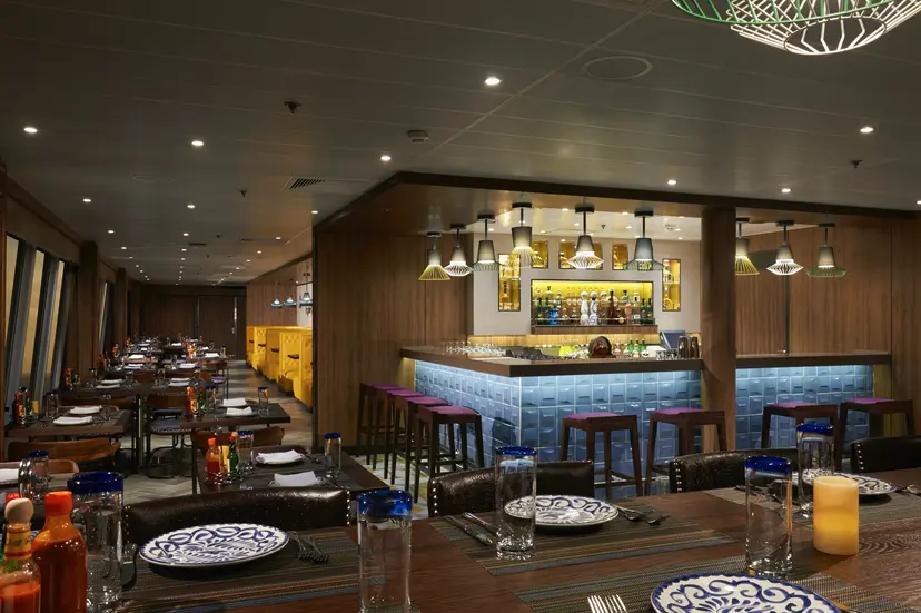 Los Lobos Cantina