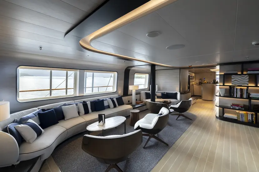 Emeraude Lounge and Bar