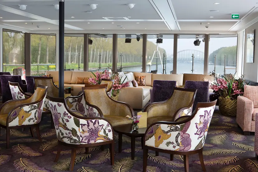 Main Lounge & Bar